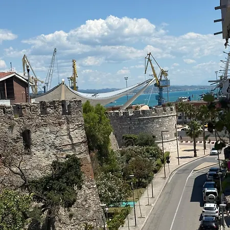 Lukas Vollga Apartamento Durrës